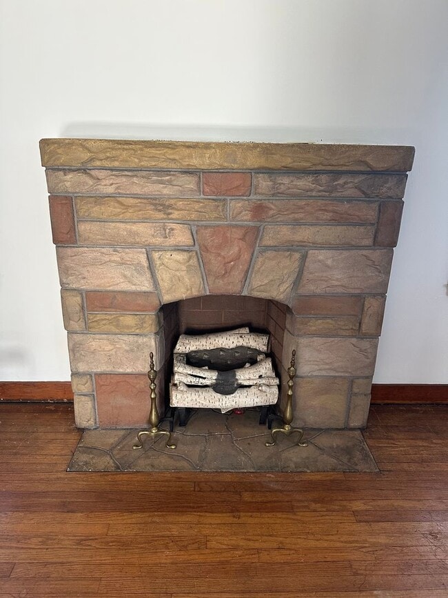 Photo - 1652 Roosevelt Ave Unit 1652 Roosevelt Ave Apt 2