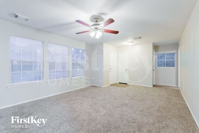 Photo - 6113 Elton Knolls St