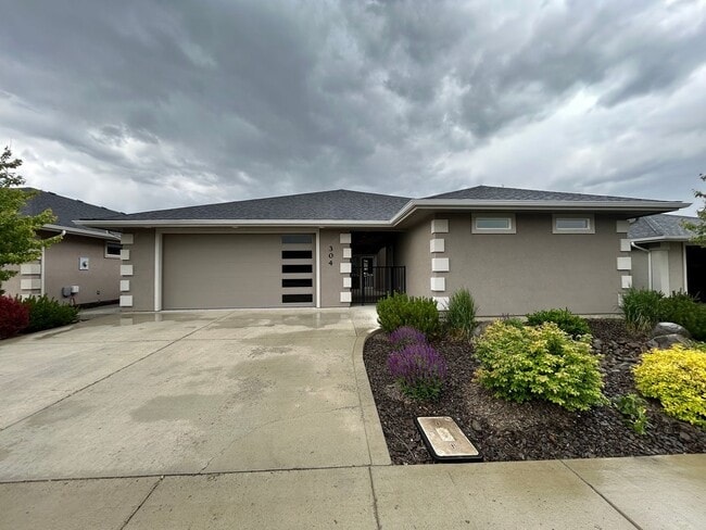 Building Photo - Flexible Living in North Ellensburg