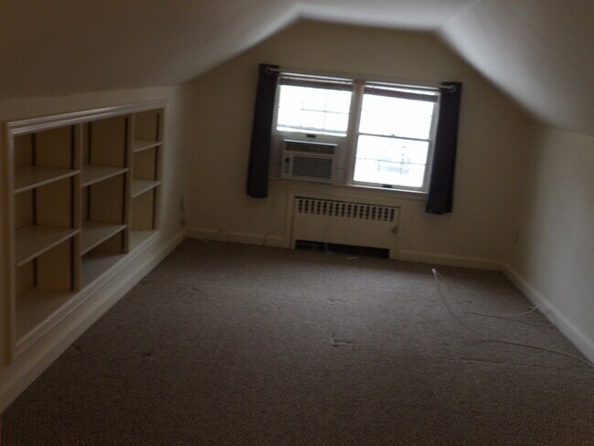 Living Room w/built ins - 107 Garside Ave Unit 2