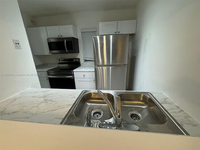 Photo - 9962 Twin Lakes Dr Unit 7-P