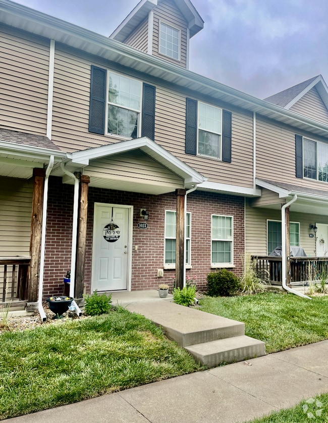 Building Photo - Ankeny 3 Bedroom Townhome Available Septem...