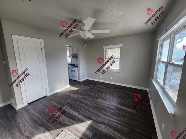 Photo - 2033 Covert Ave