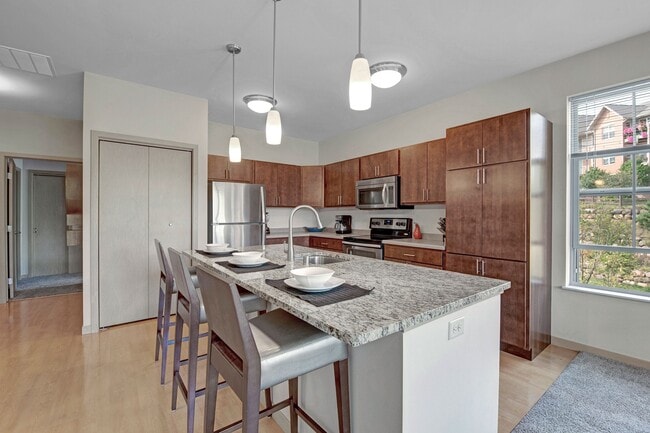 Unit Kitchen - The Vue at Pinnacle Park Apartments