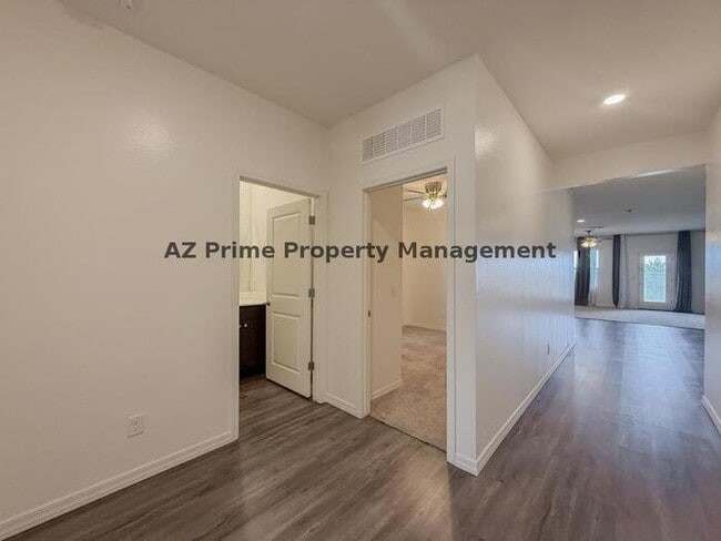 Photo - 5815 N 195th Dr