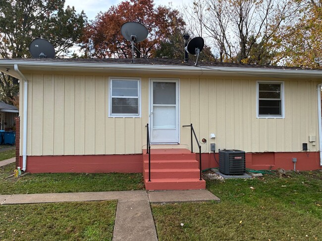 Photo - Rountree school district, fully remodeled 2 bed, 1 bath duplex walking distance to MSU campus and...