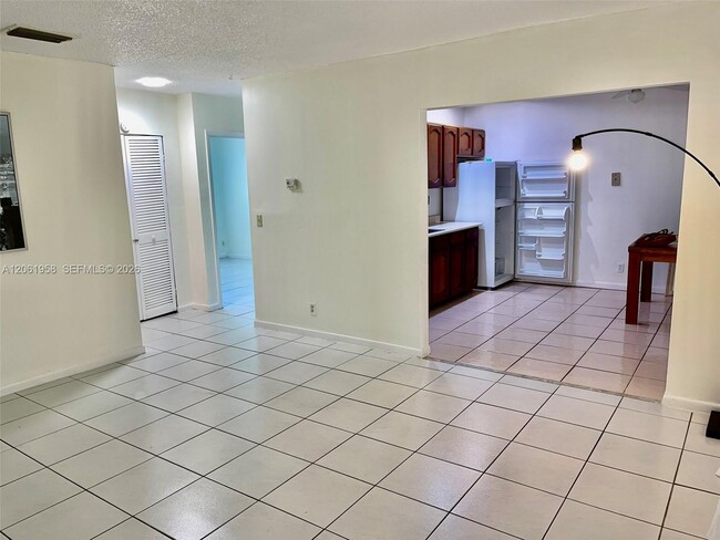 Photo - 274 SW 9th St Unit 2