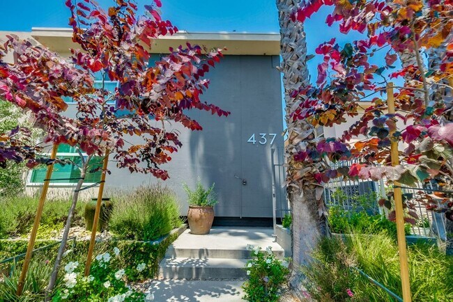 Photo - 437 &amp; 441 W. Queen St