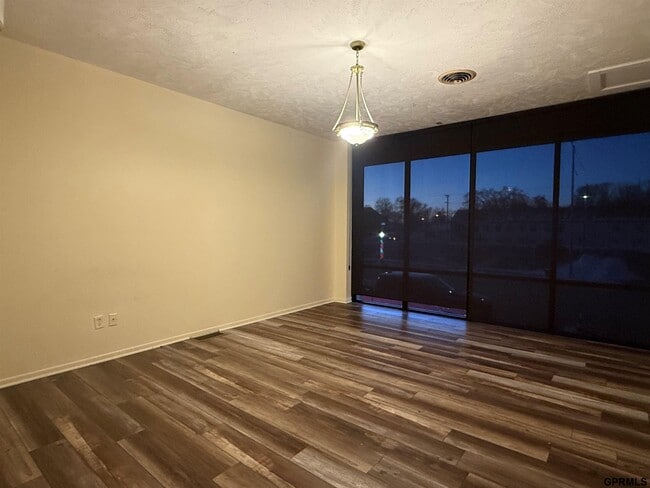 Photo - 110 E Mission Ave