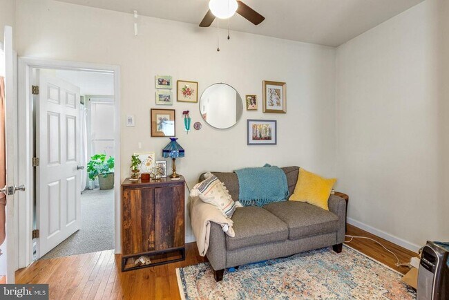 Photo - 2010 E York St Unidad 3F