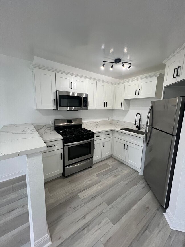 Villa Regency Apartments