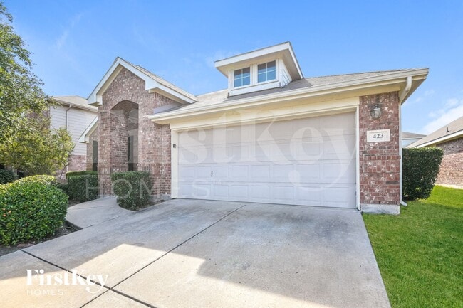 Photo - 423 Hackberry Dr