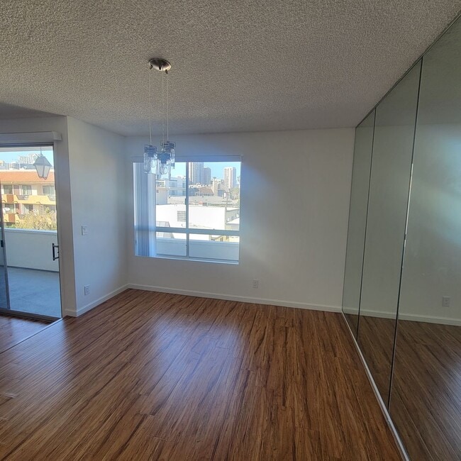 Photo - 2 BEDROOM CONDO UNIT IN THE WEST LA AREA 646 481 4404 Unit 302 - 302