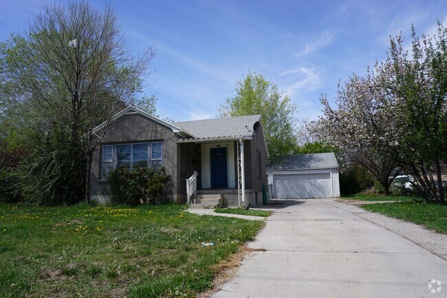 Building Photo - Upgraded 4 Bed 2 Bath Midvale Home