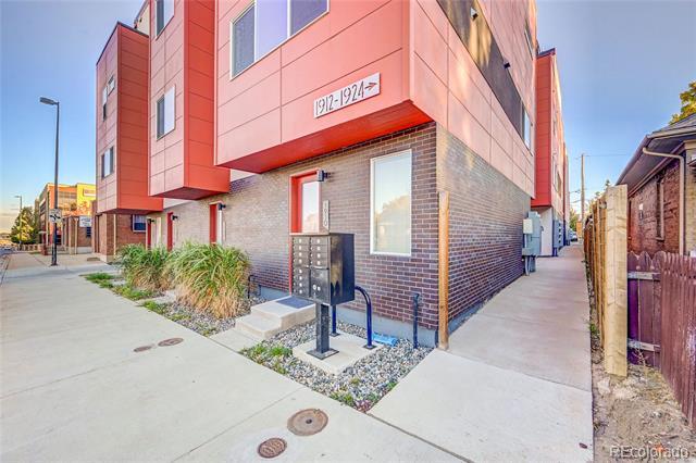 Photo - 1914 W 38th Ave