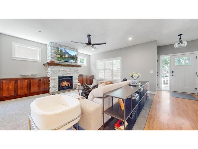 Photo - 3912 Quail Ave N