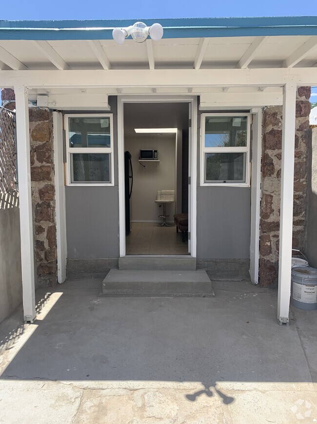 BRAND NEW STUDIO!! - 4505 Pershing Dr Unit #3 STUDIO APT. FOR ONE
