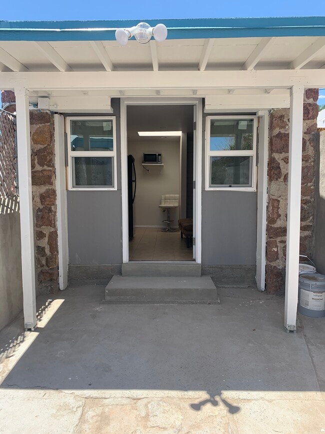 BRAND NEW STUDIO!! - 4505 Pershing Dr Unit #3 STUDIO APT. FOR ONE