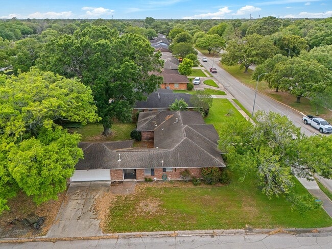 Photo - 4501 Willowbend Blvd