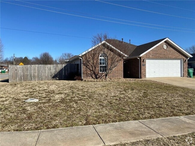 Building Photo - 770 Dogwood St Rental