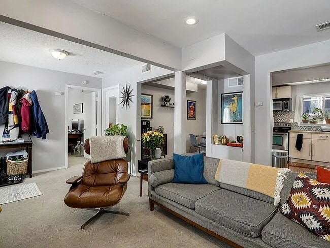 Photo - 1009 NE Lowry Ave Unidad 2