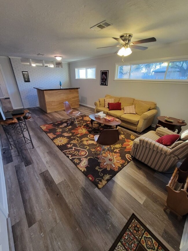 Photo - Bryan - 3 bed/ 2 bath / 2 car garage house with fenced back yard, near Texas A&M