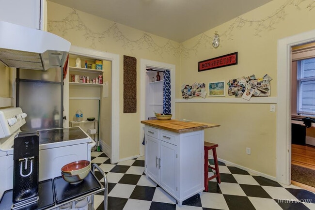 Photo - 426 Cole St Unit B