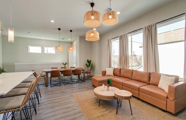 Photo - 8320 Curry Rd Unidad ID1391267P