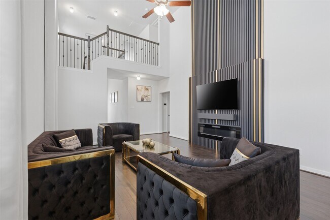 Photo - 7415 Casuna Ln