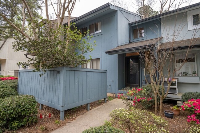 Photo - 187 Woodstone Dr