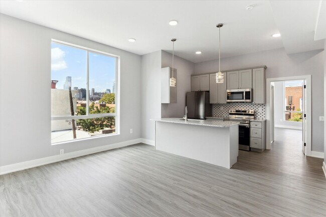 Building Photo - 650 South St Unit 3