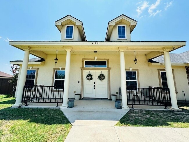 Photo - 243 Eagle View Road