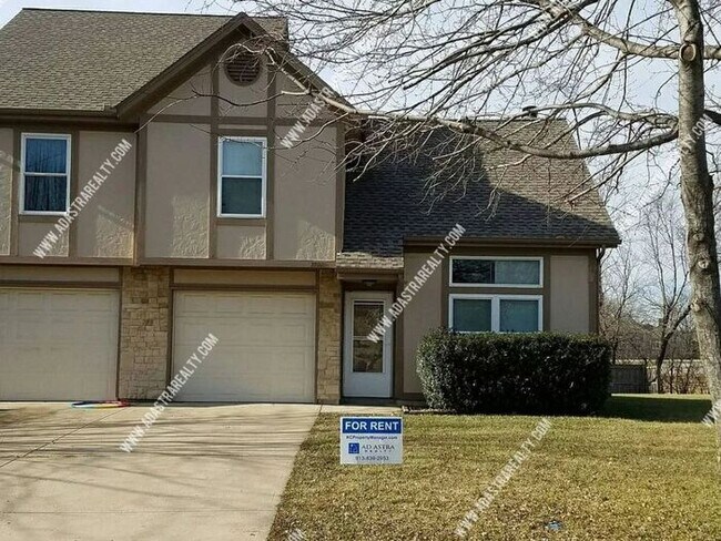 Spacious Duplex in Blue Valley-Available N... - Spacious Duplex in Blue Valley-Available N... Townhome