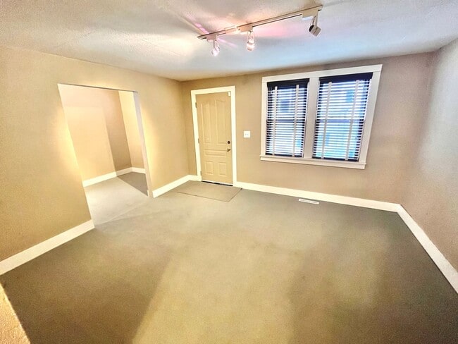 Photo - 424/424A, 424B W. Washington Street Unidad 424B (Back House)