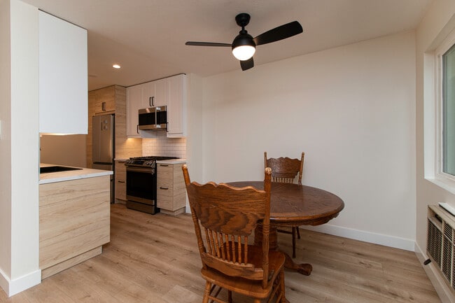 Photo - 3637 Glendon Ave