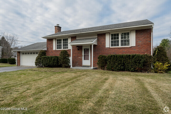 Building Photo - 10 Glenwood Dr Rental