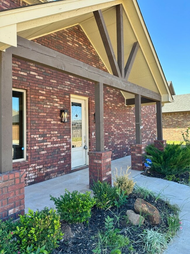 Photo - 2 story, 5-bedroom 3 bath home in Wyatt Acres