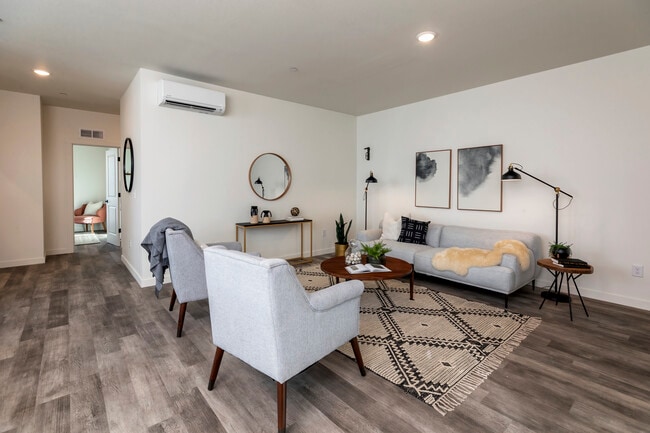 Photo - Bailey Commons