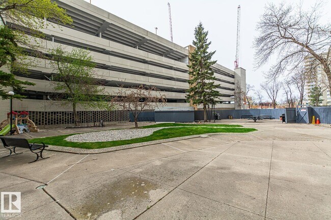 Photo - 8510-8111 111 St NW