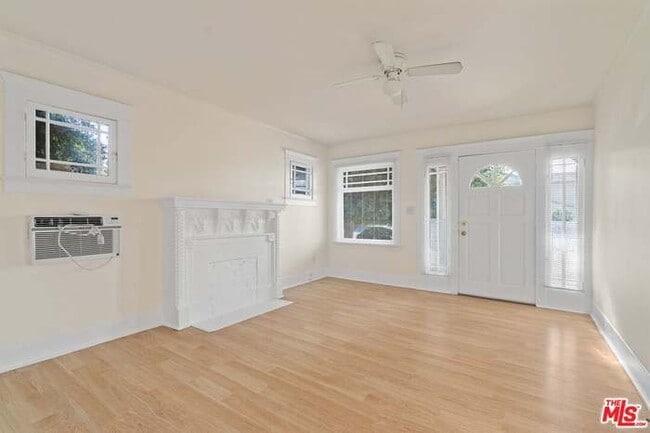 Photo - 547 W Kelso St