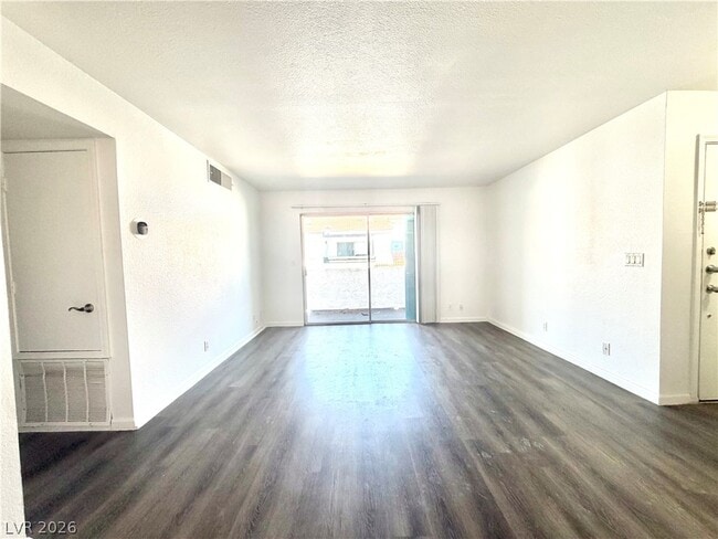 Photo - 1455 E Katie Ave Unidad D23