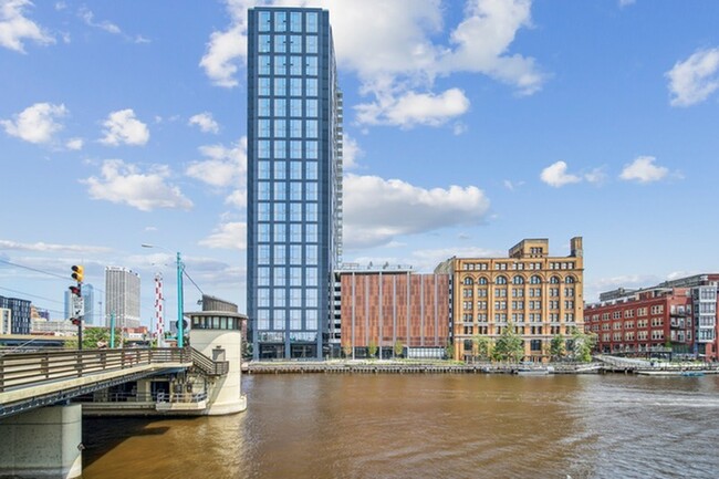 Gateway to the Third Ward — 333 Water rises with style, skyline views, and riverfront charm. - 333 Water Rental