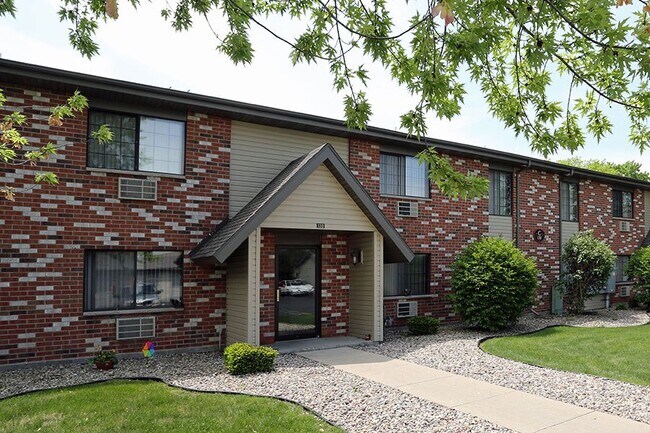 COURTYARD APARTMENTS