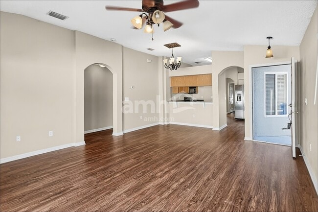 11808 Lynmoor Dr