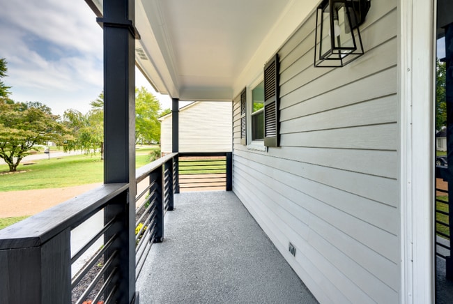 Photo - 520 Riverview Dr