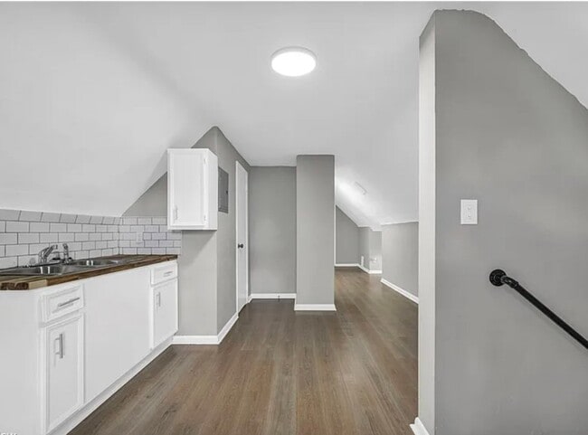 Photo - 3610 E 140th St Unit 3rd Floor