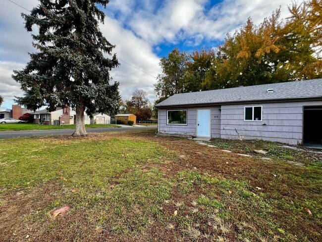 Building Photo - LH1601 1603 Unit 1601