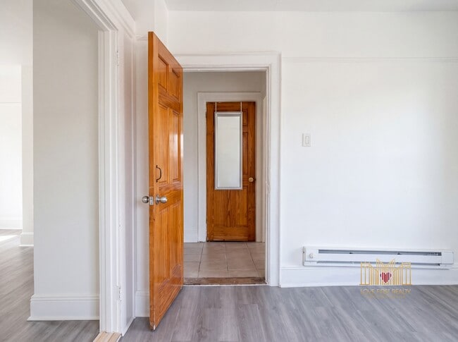 Photo - 640 E 239th St Unit 1R