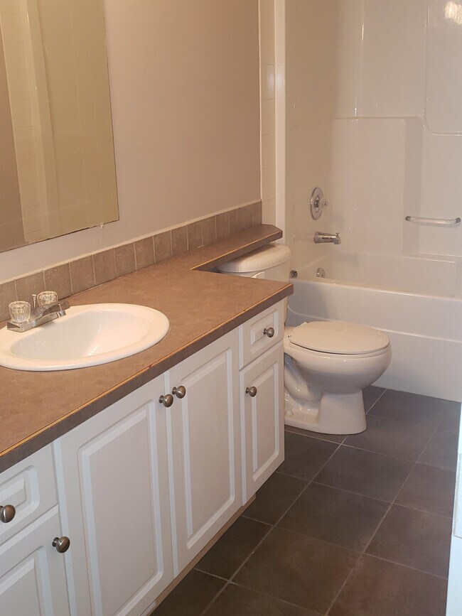 Photo - 10150-10150 121 Ave