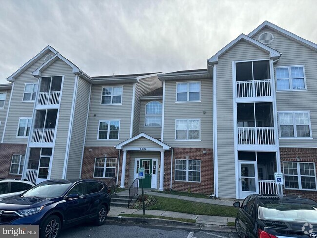 Building Photo - 6504 Home Water Ct Unit 201